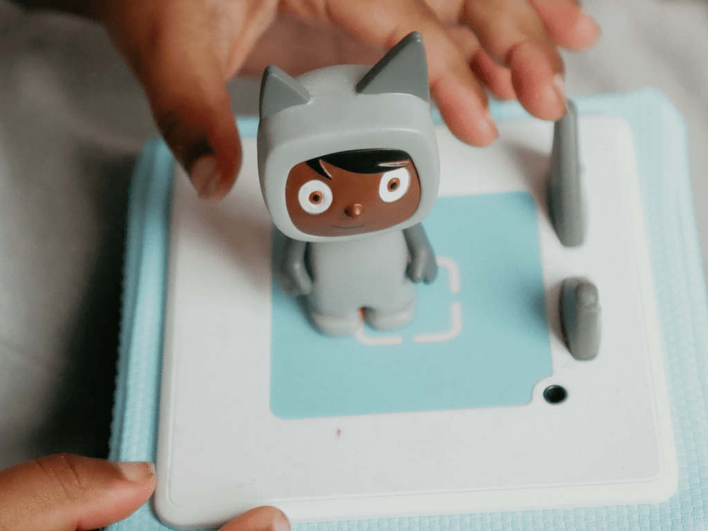 Gray with Dark Hue Creative-Tonie image 7