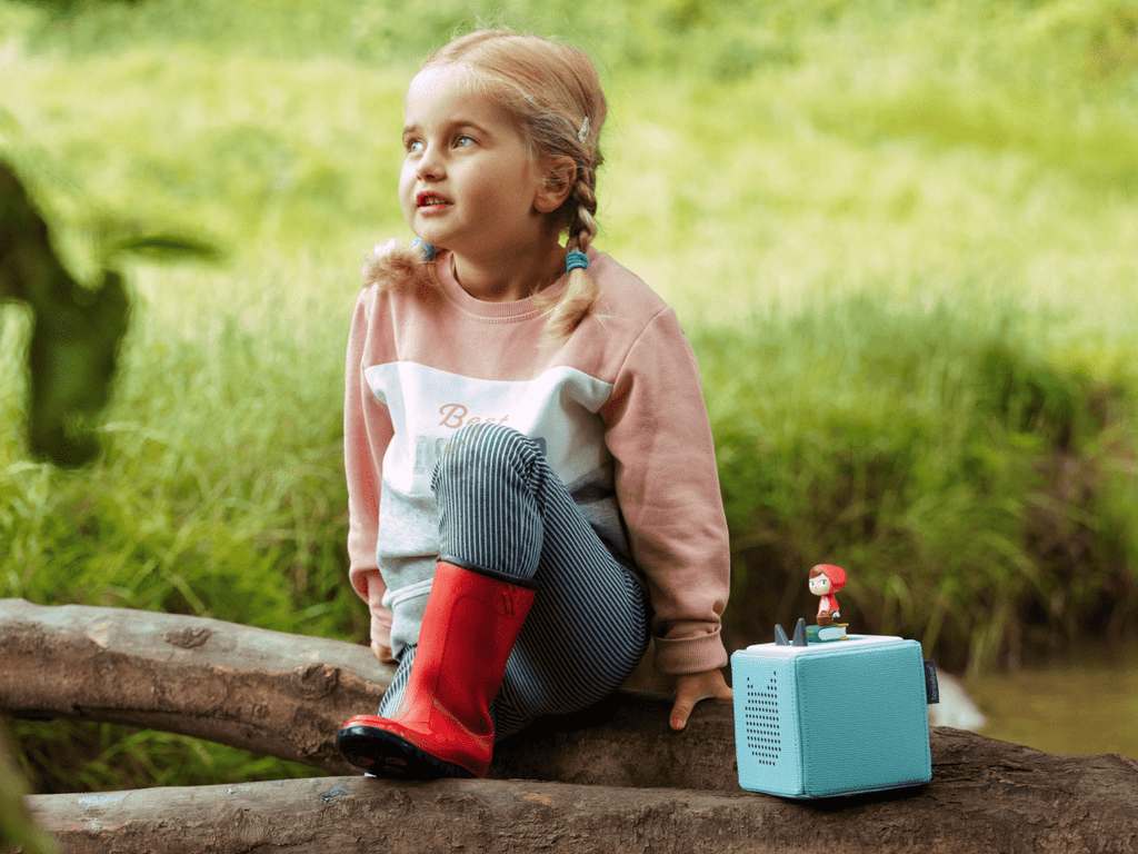 Favorite Tales: Red Riding Hood and Other Fairy Tale Stories Tonie image 7